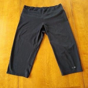 ✨2 FOR $10✨Champion Capri Leggings